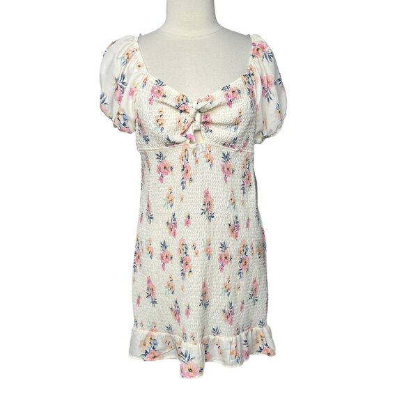 Madden NYC Floral Baby Doll Dress Puff Sleeves Ruffle Hem Cream Size XXXL New - Picture 2 of 10